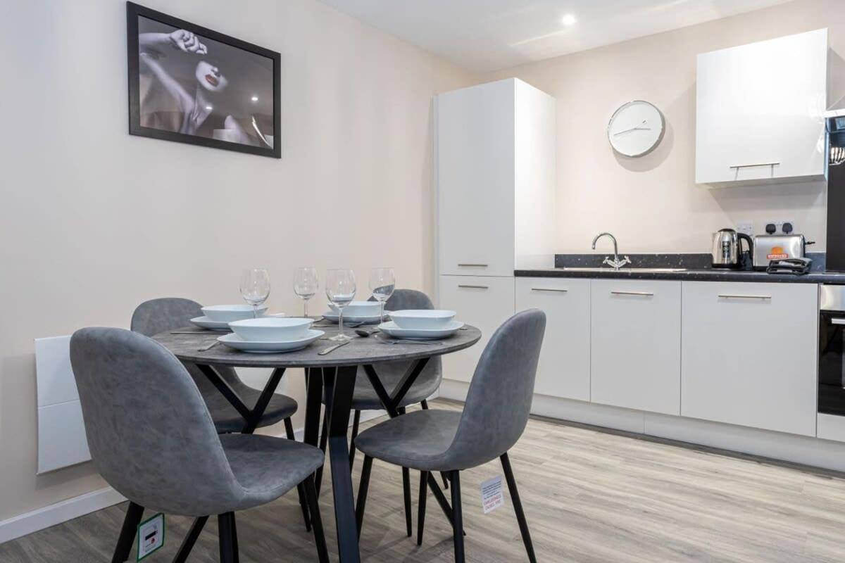 Lovely 1 Bedroom Apartment In Manchester Zewnętrze zdjęcie